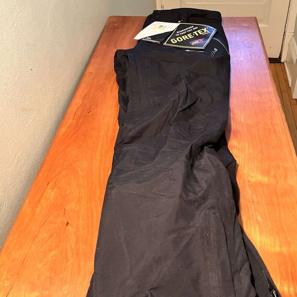 NWT Oakley Snow Pants